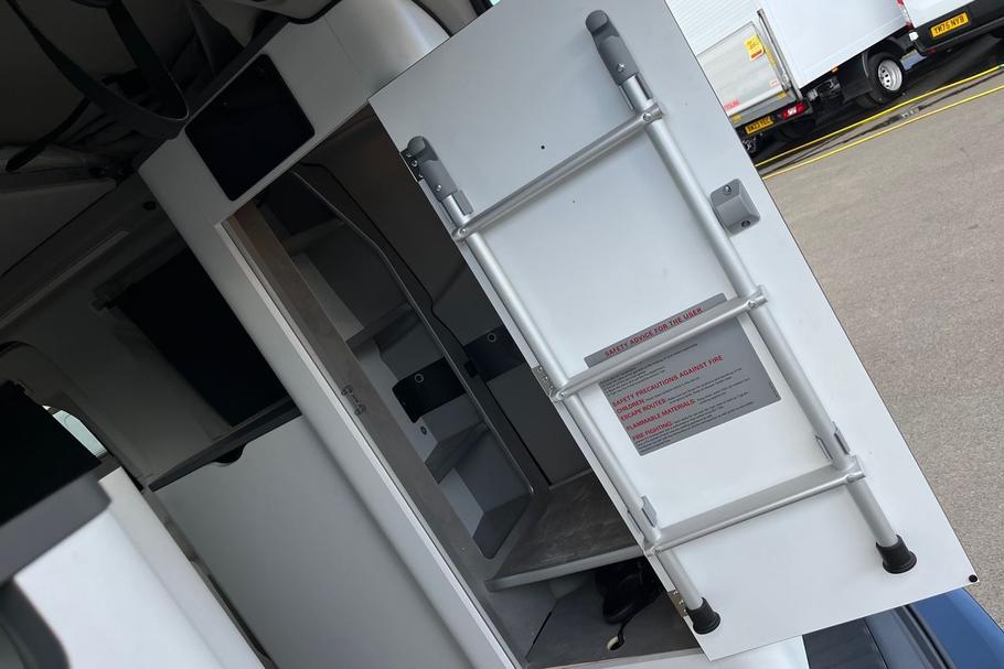 Used Ford TRANSIT CUSTOM HF75FGN 5