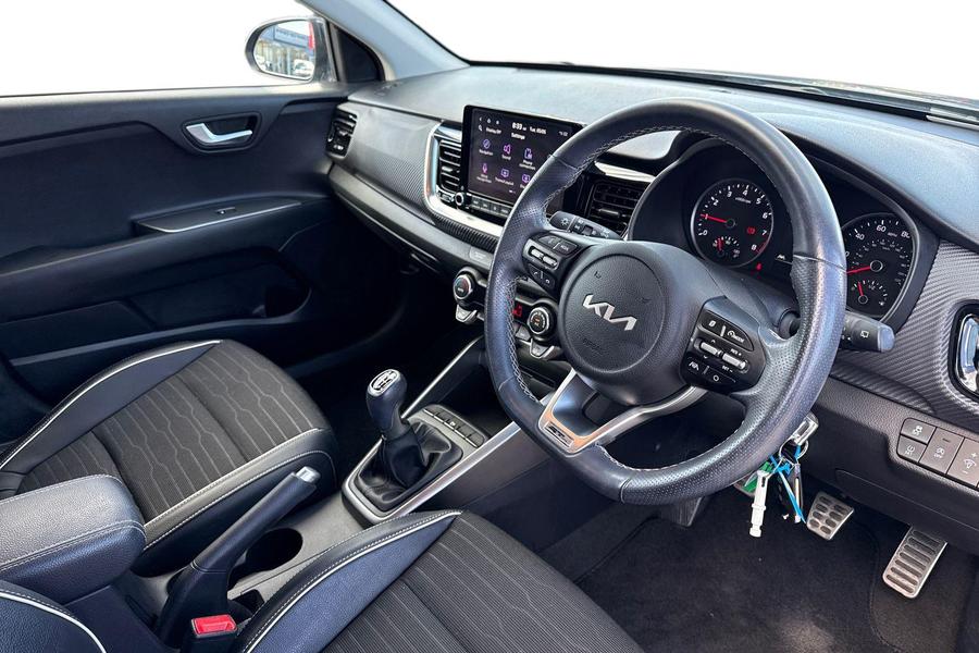 Kia STONIC Photo autoimg-199b862c0b32c8190ba00157284a5c4b61aab149.jpg
