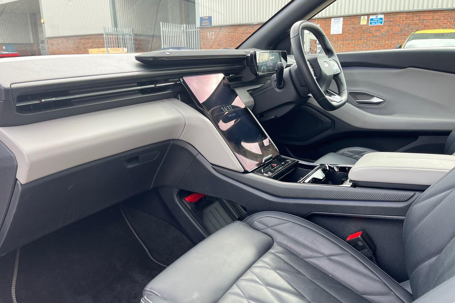 Ford Explorer Photo 17