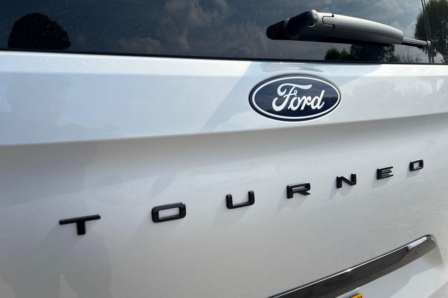 Ford TOURNEO CUSTOM Photo 19