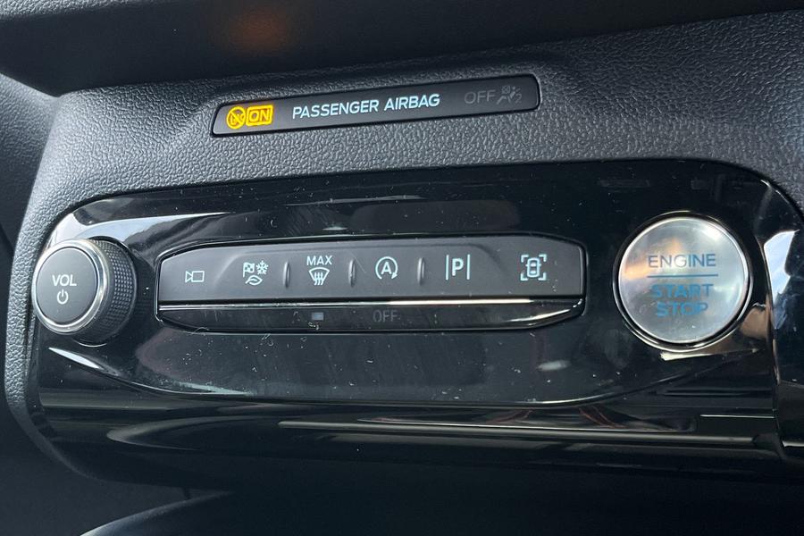 Ford KUGA Photo autoimg-19a3bb4dcf086ca24954b842036f3fd5210abb21.jpg