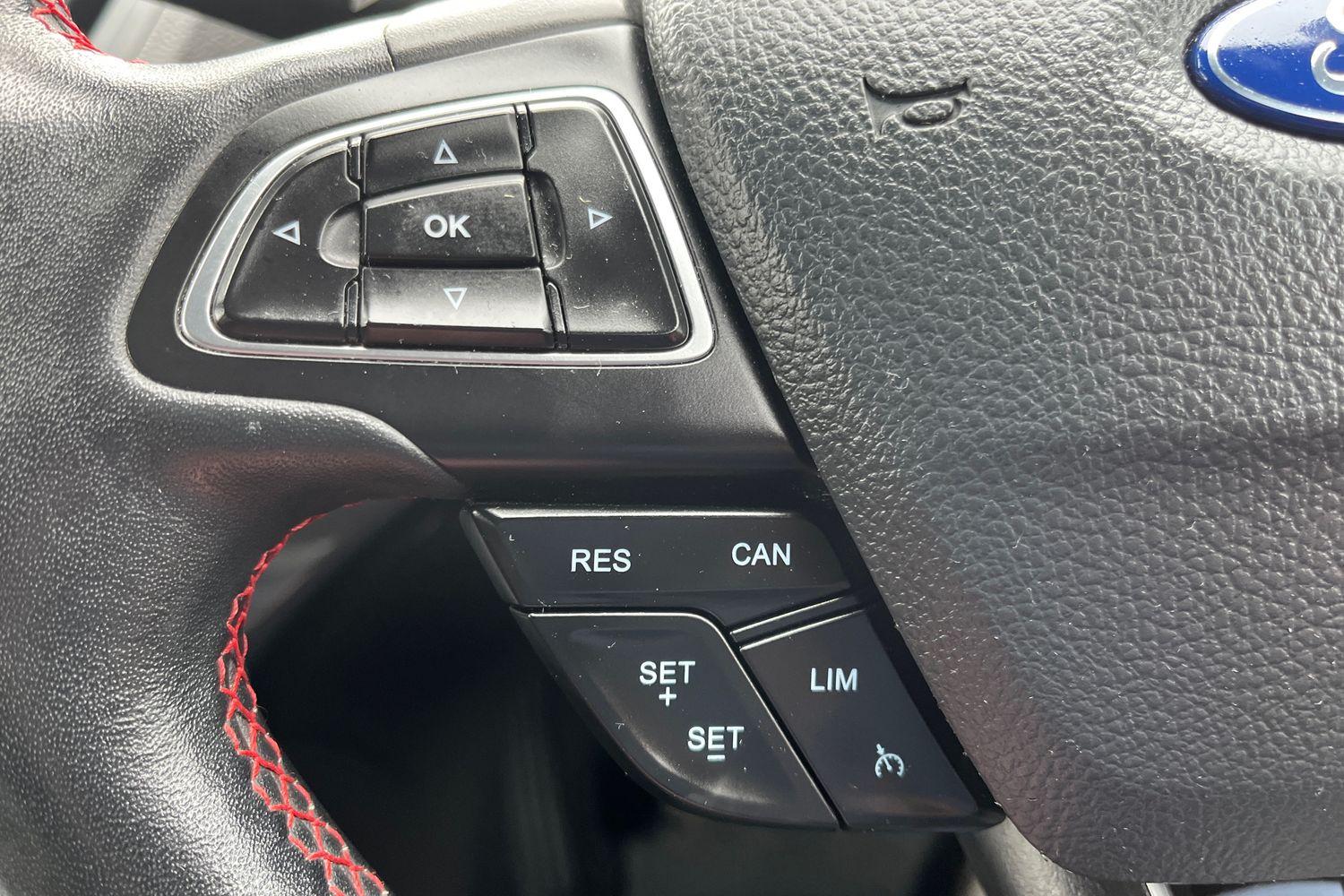 Ford KUGA Photo 31