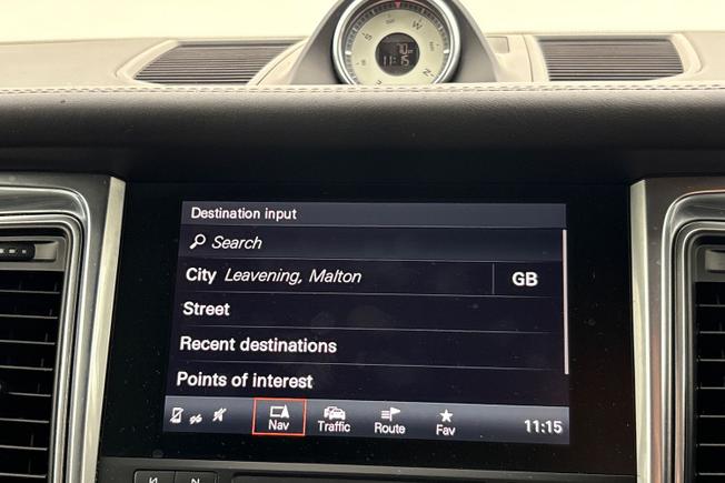 PORSCHE Macan Photo 14