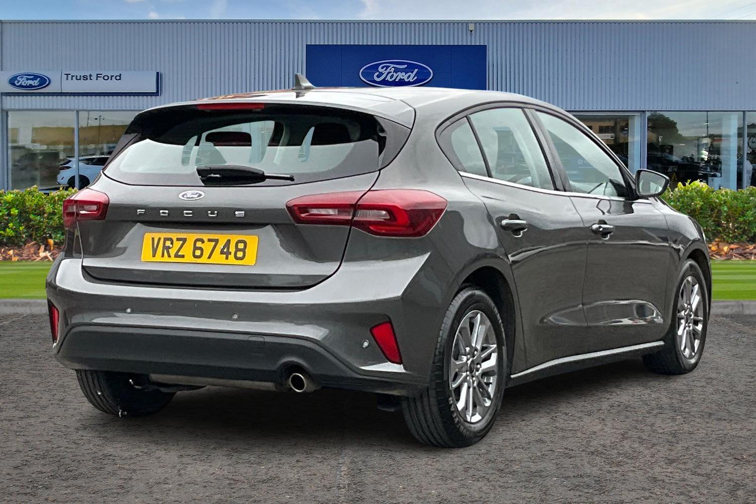 Ford Focus Photo 3