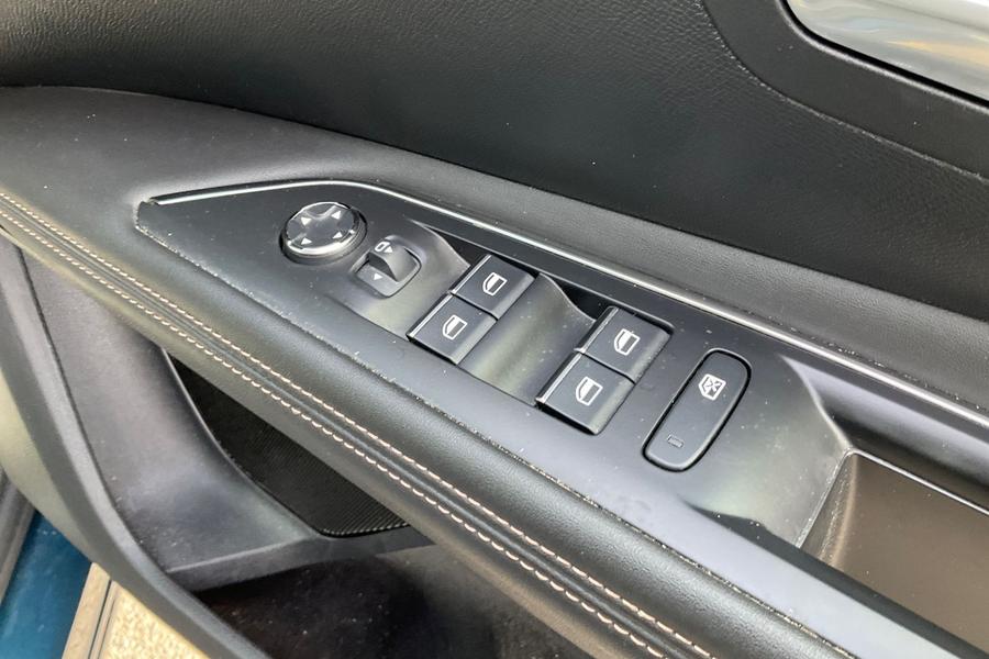 Peugeot 3008 Photo autoimg-19a87b8d6bf6576e068bf399db30bd8e49220655.jpg