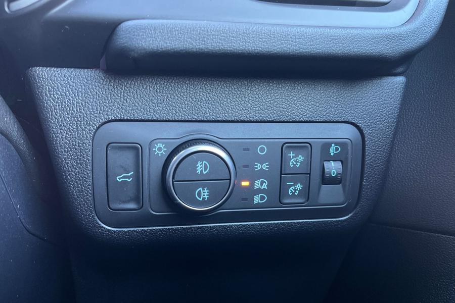 Ford Kuga Photo autoimg-19ab80e6afe44c2ee68982e278bd1d21654aa88e.jpg