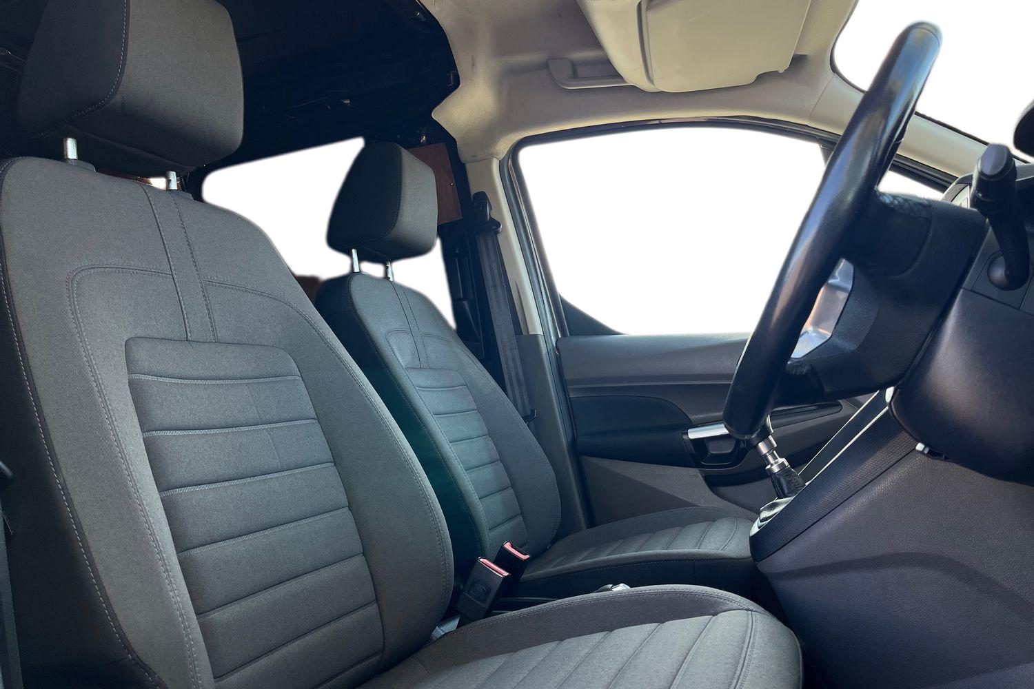 Ford TRANSIT CONNECT Photo 10