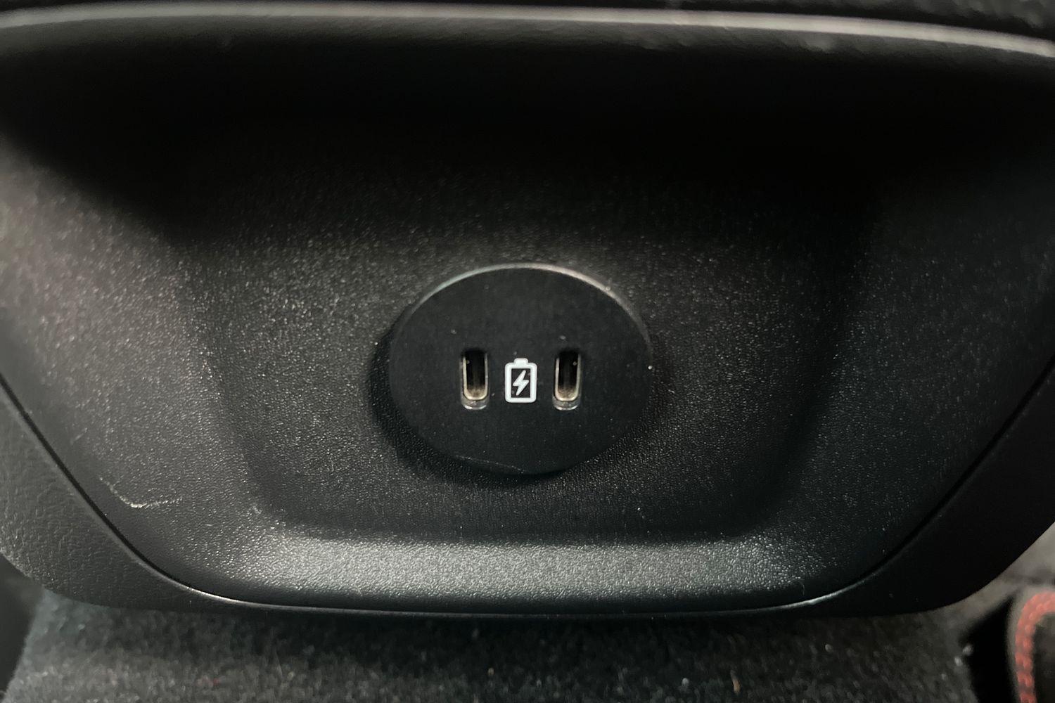 Ford KUGA Photo 24
