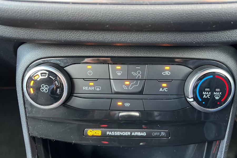 Ford PUMA Photo autoimg-19b0bcf529e7f5b2eb816cba0e546e19a4794daa.jpg