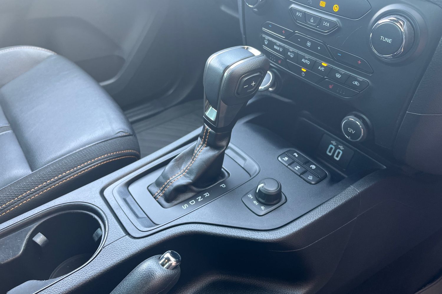 Ford RANGER Photo 16