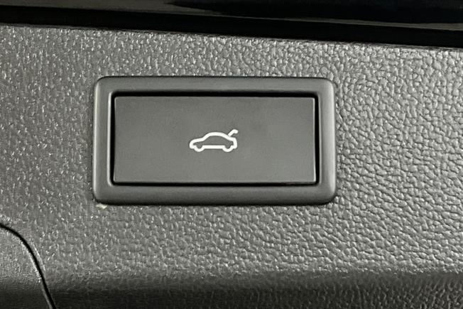 VOLKSWAGEN Passat Photo 33