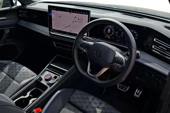 VOLKSWAGEN Tiguan Photo 6