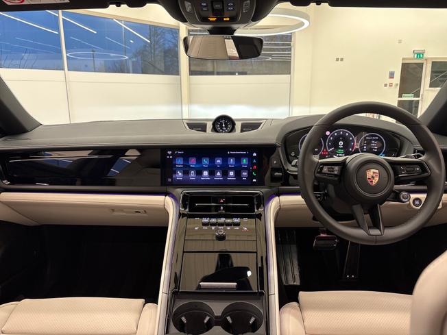 PORSCHE Panamera Photo 27