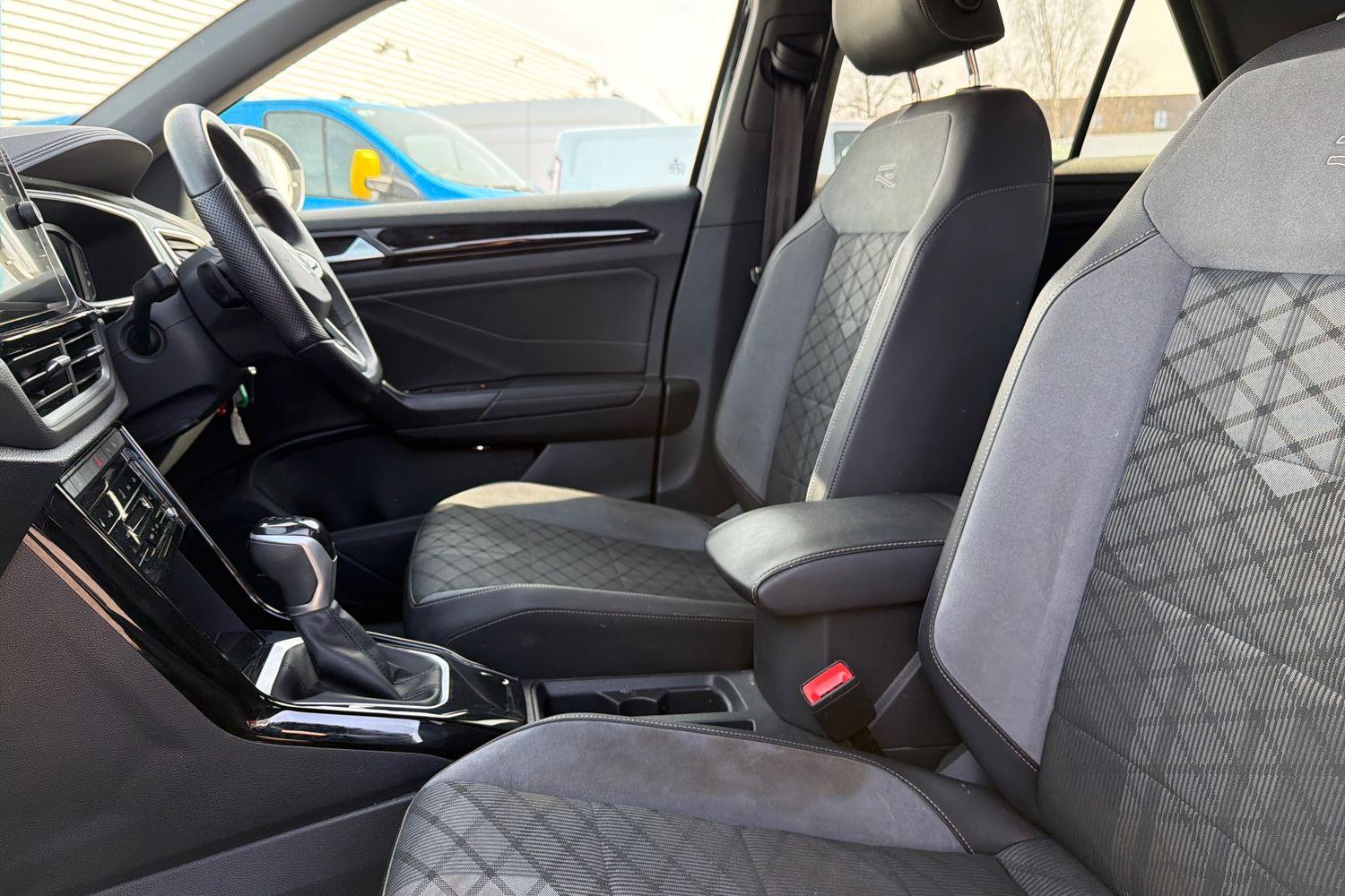 Volkswagen T-ROC Photo 18