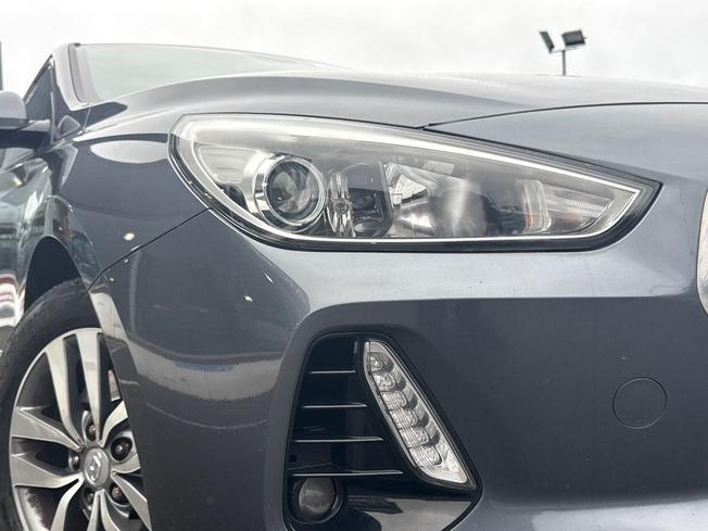 HYUNDAI i30 Photo 19