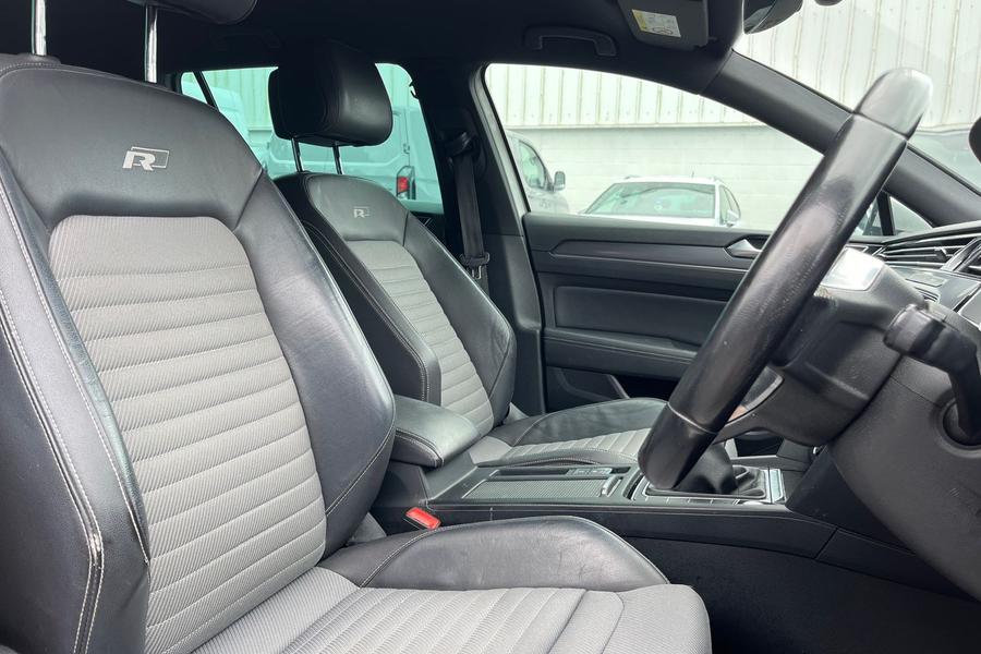 Volkswagen PASSAT Photo autoimg-19b6c688cc7618db478f29a6abab99739333e1c1.jpg
