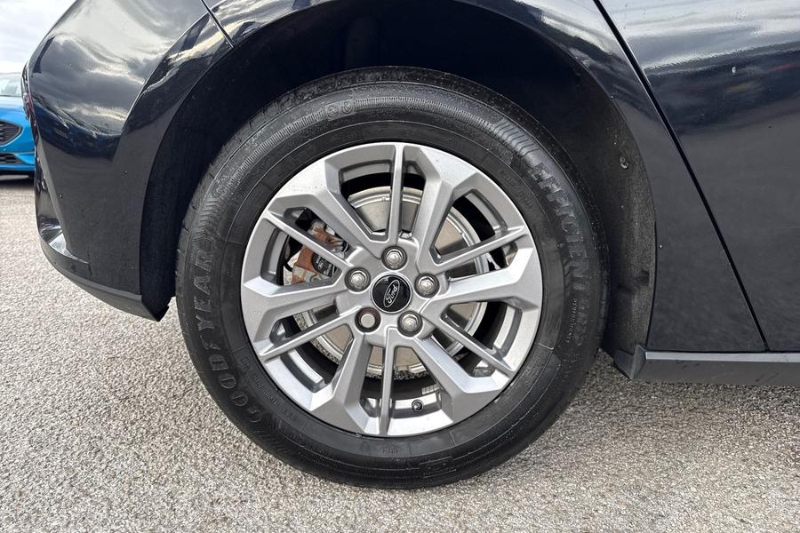 Ford FOCUS Photo autoimg-19b80d066dfad9e7f7708f3569bc51a7bd568587.jpg