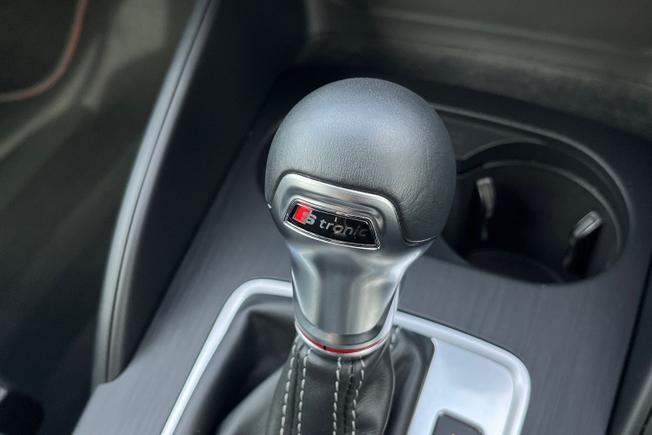 AUDI S3 Photo 42