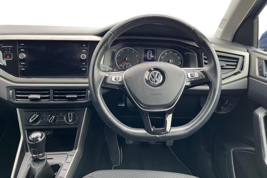 Volkswagen Polo Photo autoimg-19be8d47a0ee6ef8360313d269586620f99752aa.jpg