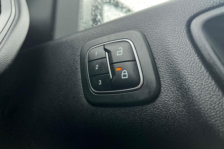 Ford Kuga Photo autoimg-19ccd6f72a9312230c442e11035ad0cf823228d2.jpg