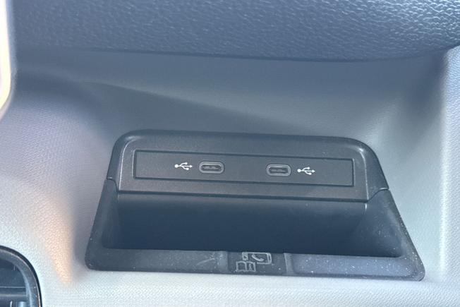 VOLKSWAGEN ID. BUZZ Cargo Photo 37