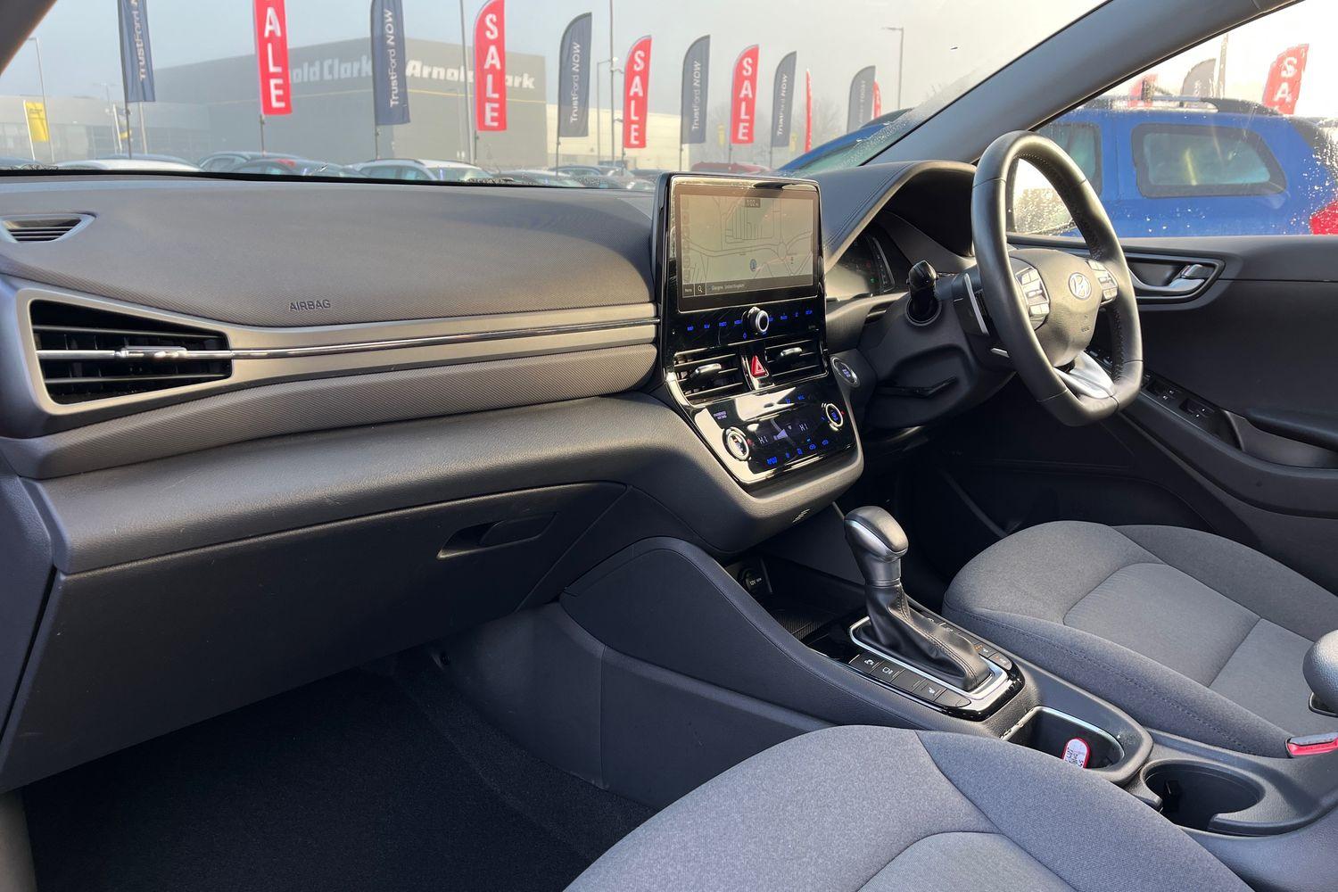 Hyundai IONIQ Photo 17