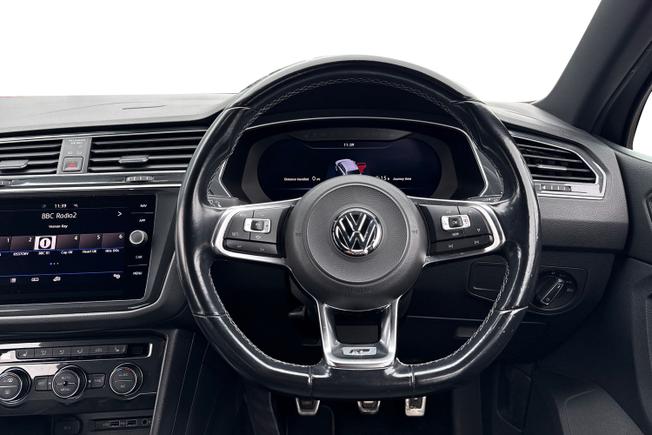 VOLKSWAGEN Tiguan Photo 11