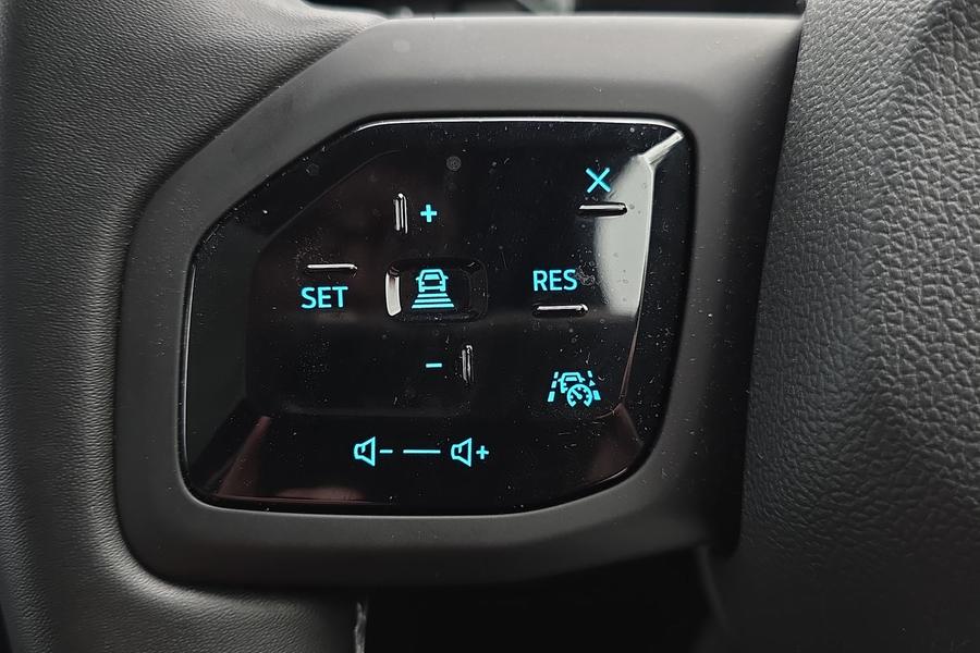 Ford Explorer Photo autoimg-19d6b6c64ef1c797fa59f3b7263cdc617caca89a.jpg