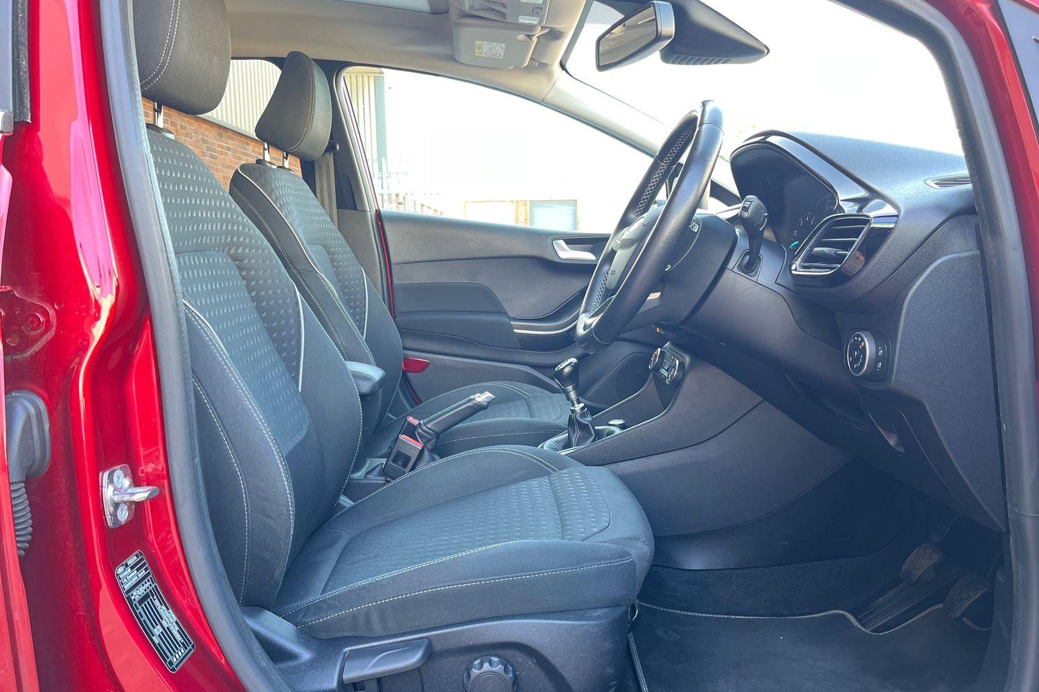 Ford Fiesta Photo 26