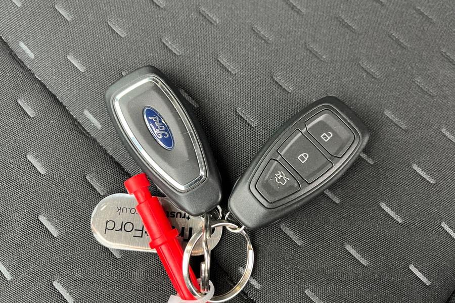 Ford PUMA Photo autoimg-19d9d48f3f3d4e0c2ab35fd607aa4c88e739f82e.jpg