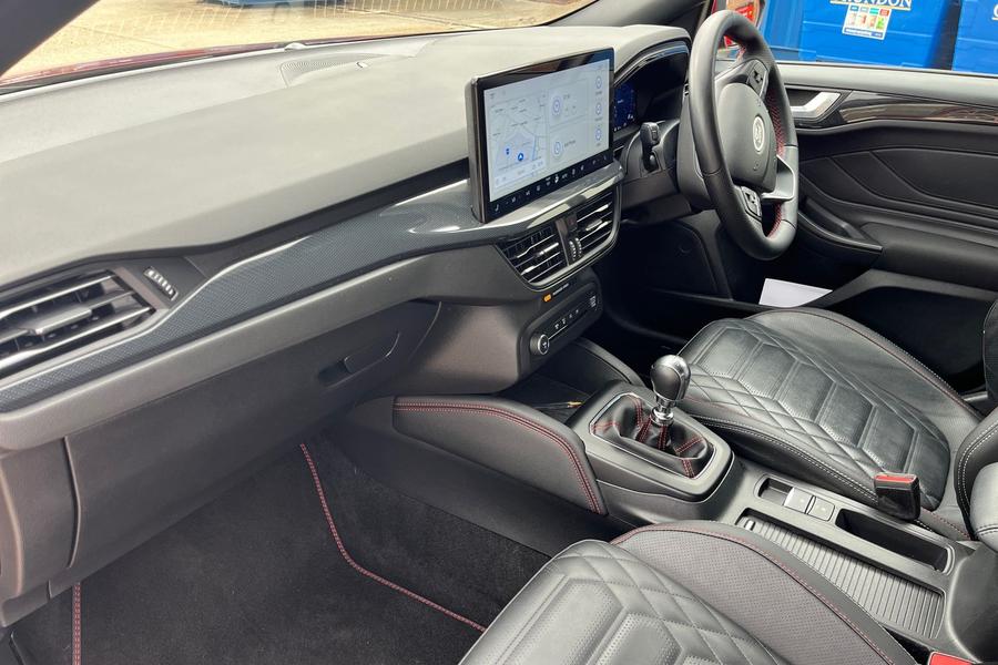 Ford Focus Photo autoimg-19ea2d7b4f237e79a7fc078524d9cc82c0ba1e04.jpg