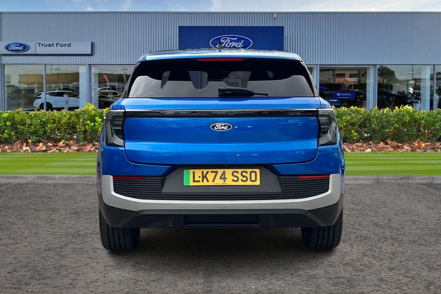 Ford Explorer Photo 6