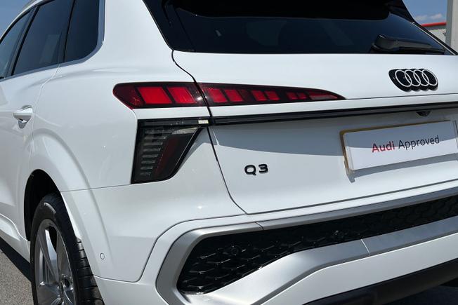 AUDI Q3 Photo 25