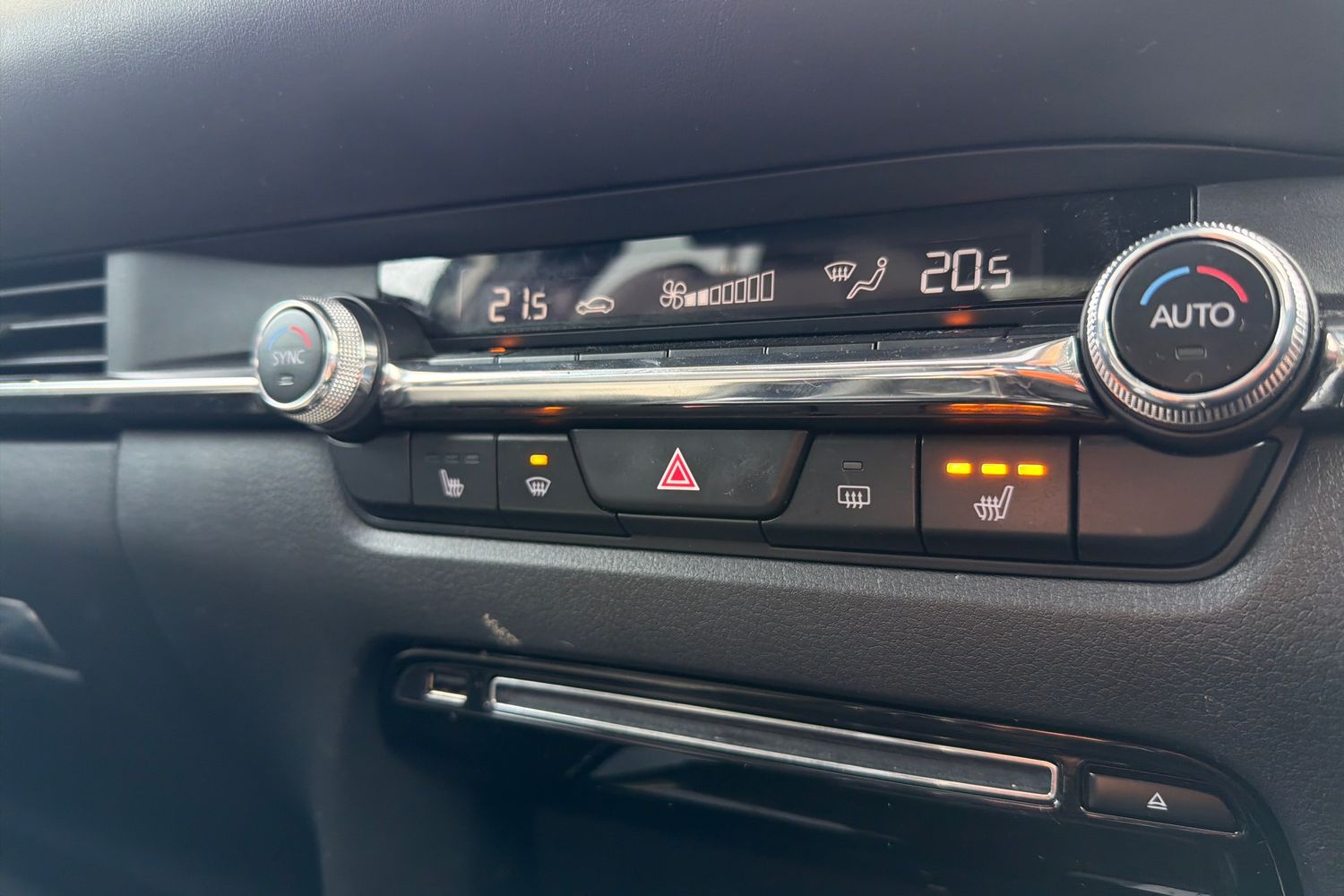 Mazda CX-30 Photo 35