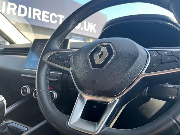 Renault Clio Photo autoimg-19f16c08179e99a33ba035b8223a8e8eb9ac3421.jpg
