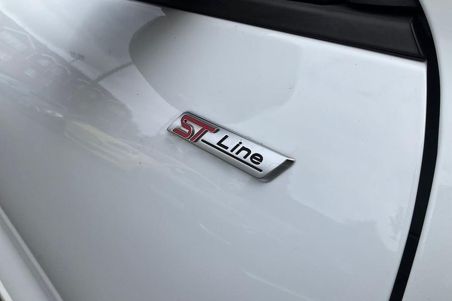 Ford Kuga Photo autoimg-19f1ac78a21f669b7b137fbaac7f7b8dda9a6593.jpg