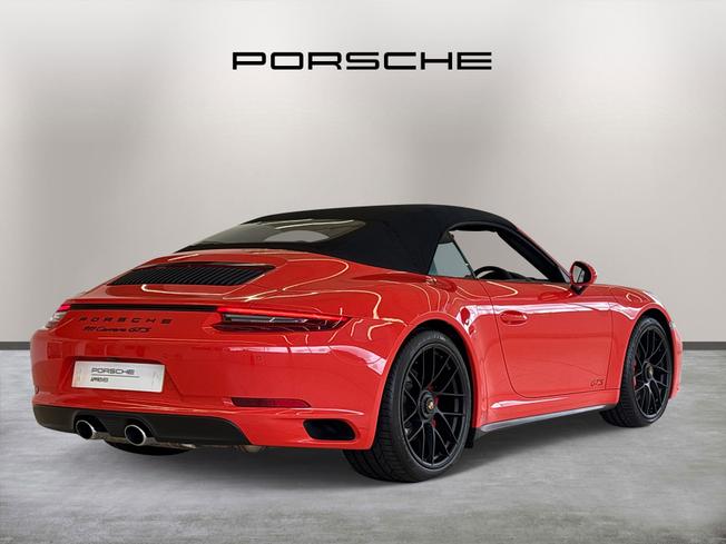 PORSCHE 911 Photo 12