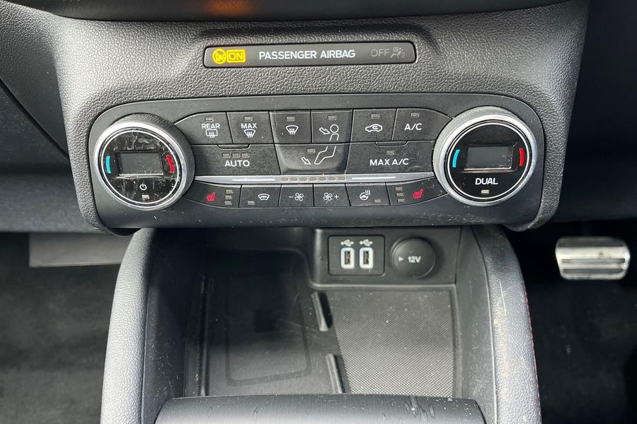 Ford Kuga Photo autoimg-19f32321de71366988344997ea4fe15014ac2aa3.jpg