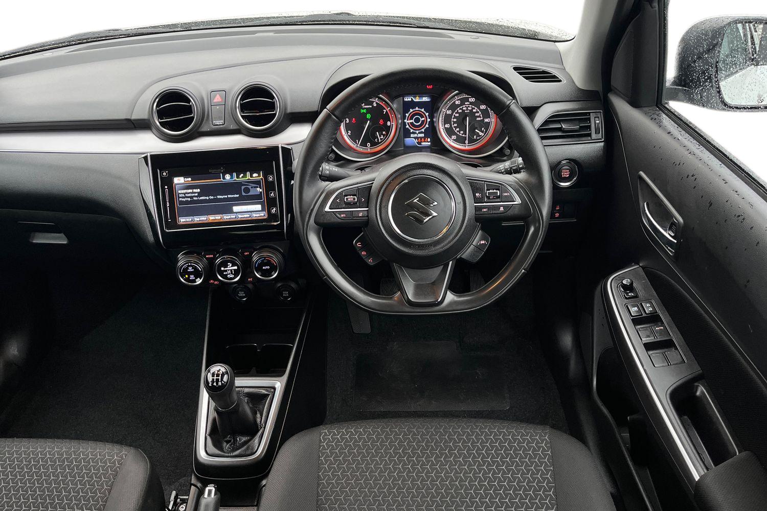 Suzuki SWIFT Photo 10