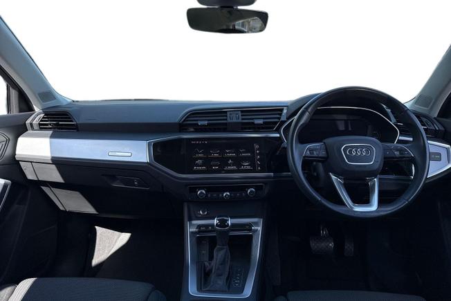 AUDI Q3 Photo 10