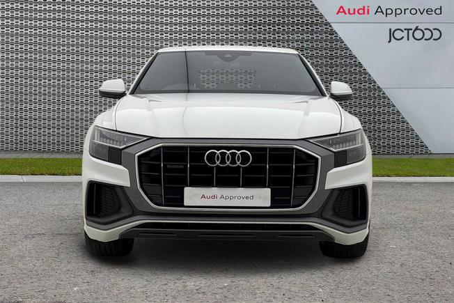 AUDI Q8 Photo 8