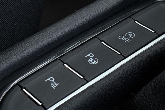 VOLKSWAGEN Tiguan Photo 23