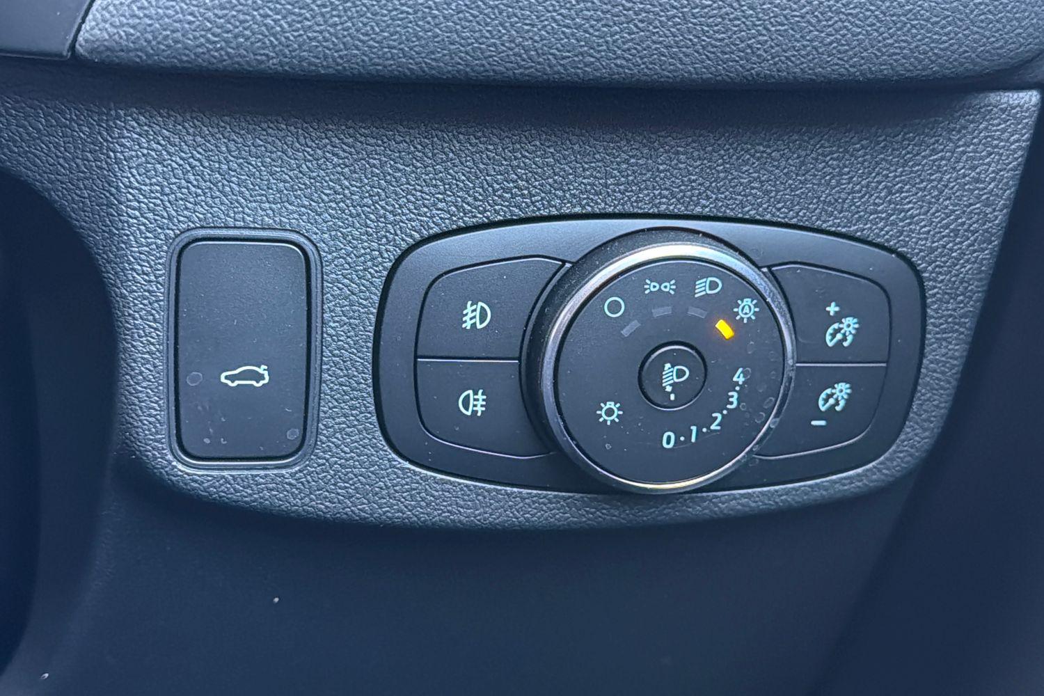 Ford FOCUS Photo 30
