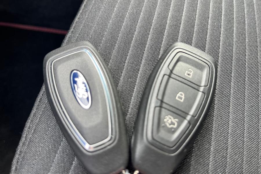 Ford FOCUS Photo autoimg-1a06f84bd9da0bcbe4b96e098318ecd79109f9c9.jpg