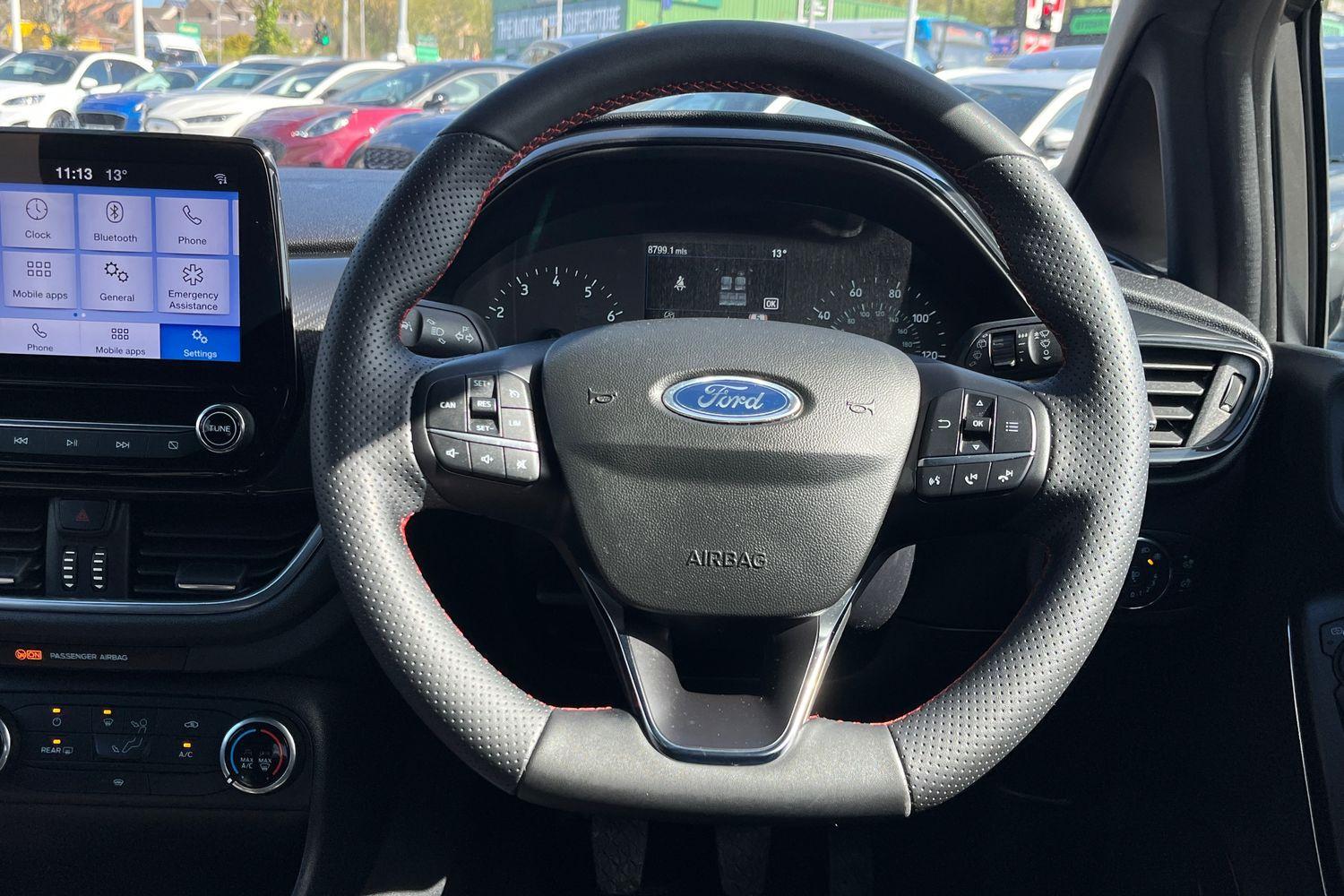 Ford FIESTA Photo 11