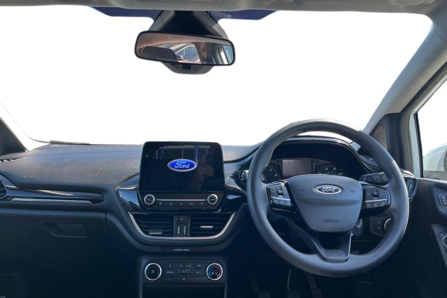 Ford FIESTA Photo 9