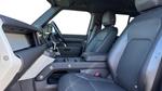 Land Rover Defender Photo 2