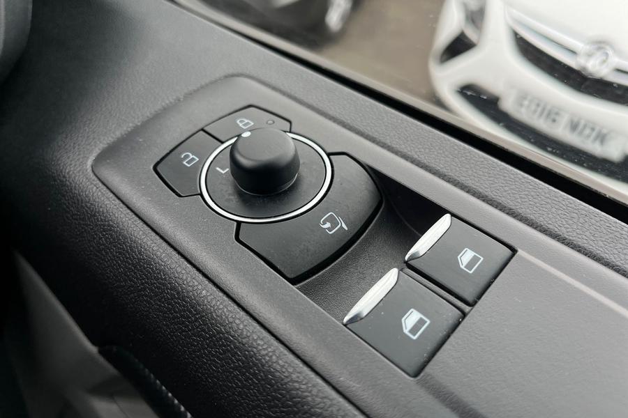 Ford TRANSIT CUSTOM Photo autoimg-1a156626e05f6d7b9ac64828607c1d08966e2d1c.jpg