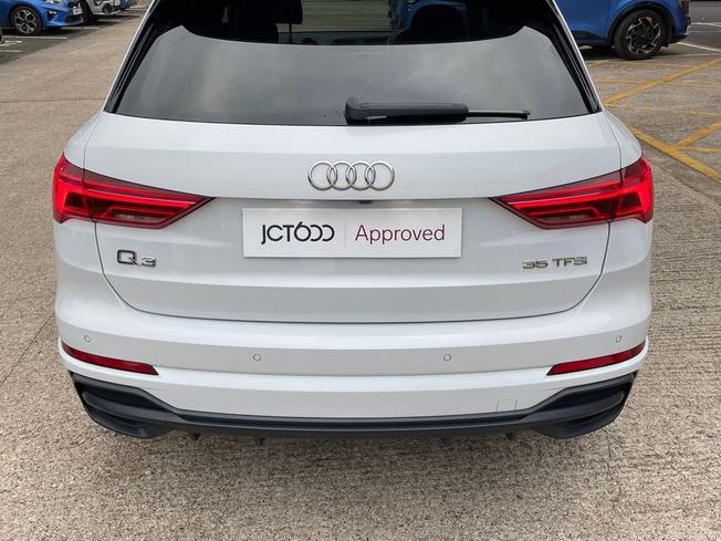 AUDI Q3 Photo 25
