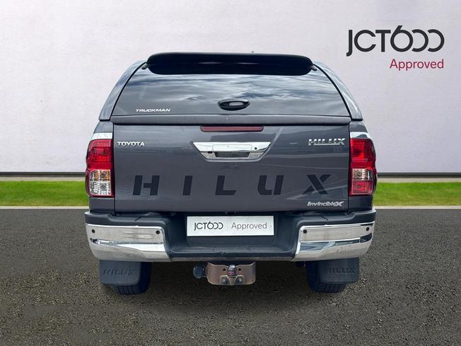 TOYOTA Hilux Photo 7